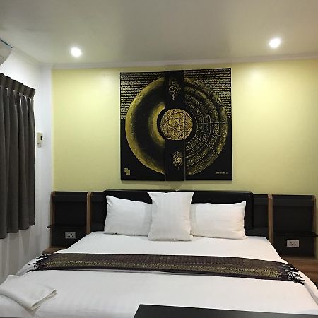 Galaxy Suites Pattaja Kültér fotó