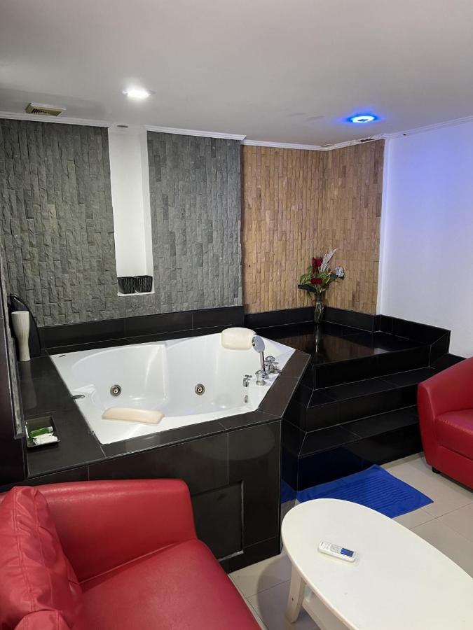 Galaxy Suites Pattaja Kültér fotó