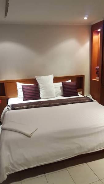 Galaxy Suites Pattaja Kültér fotó