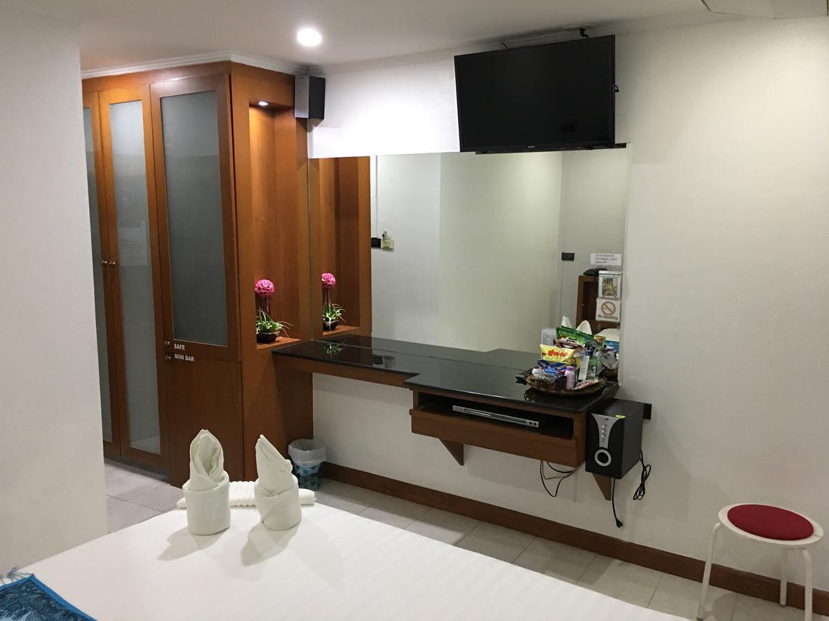 Galaxy Suites Pattaja Kültér fotó